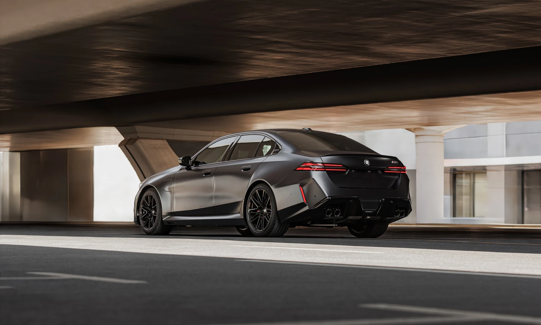 BMW M5 2024 - Sedan Car thumbnail NaN